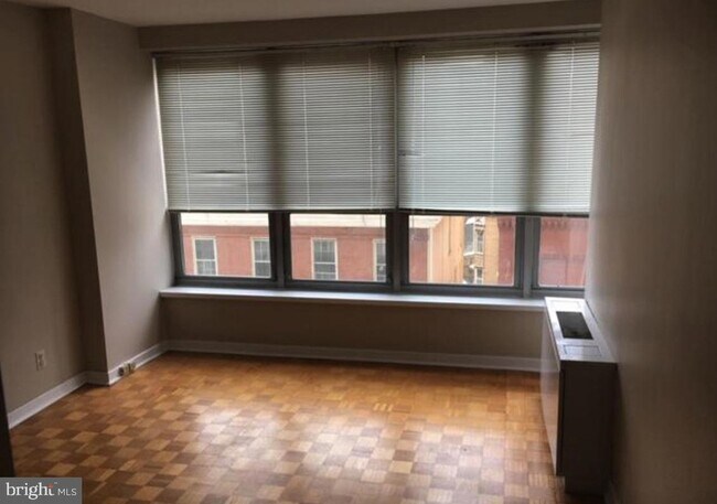 Building Photo - 224-30-230 W Rittenhouse Square