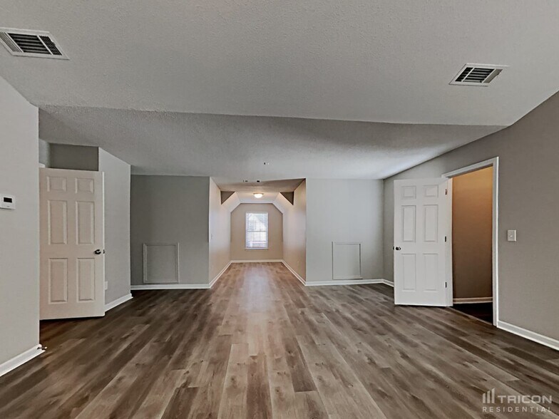 Building Photo - 1051 Summer Cypress Dr