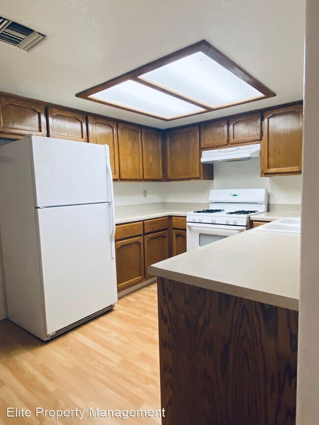 Building Photo - 3 br, 2.5 bath House - 247 E Upjohn Ave