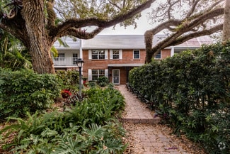 Building Photo - 2722 Cardinal Dr