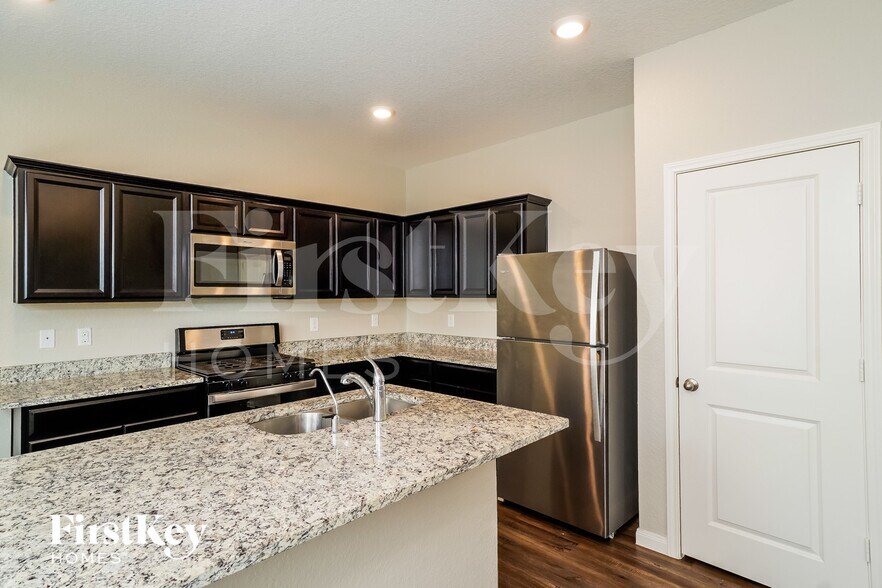 Building Photo - 13509 Sunrise Mdw