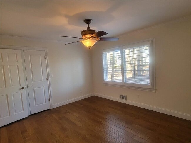 Building Photo - 3740 Clubland Dr