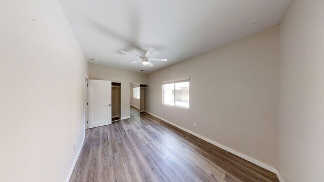 Building Photo - 4BD/2BA, POOL!!