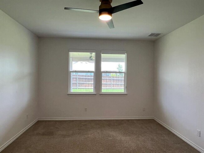 Building Photo - 1007 Sandra Ann Wy