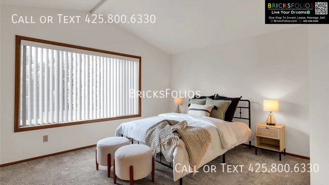 Building Photo - 4522 NE 21st Pl