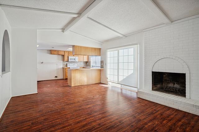 Building Photo - 2804 Royal Oaks Dr