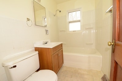 Building Photo - 311 W Stanley St