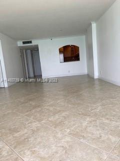Building Photo - 2625 Collins Ave