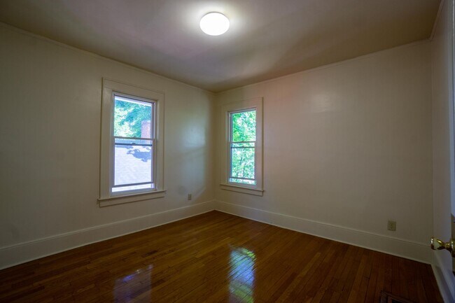 Building Photo - 1335 Madison St