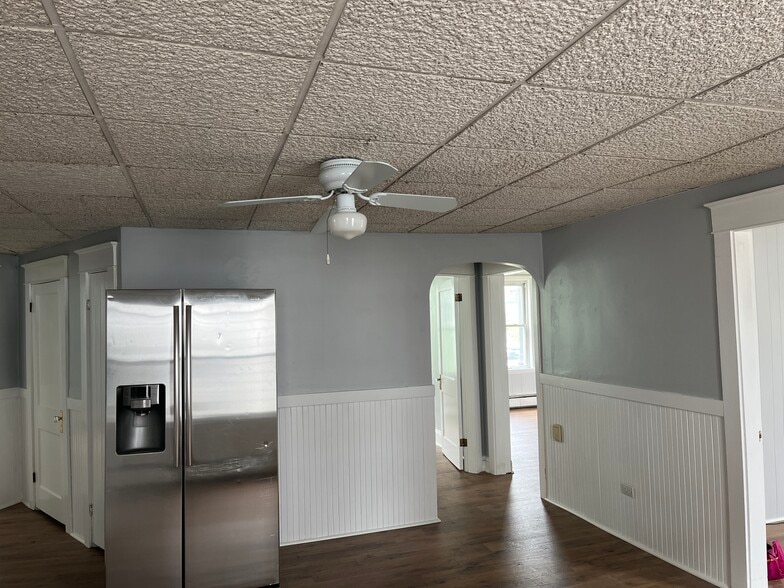 Building Photo - 528 Kelley St