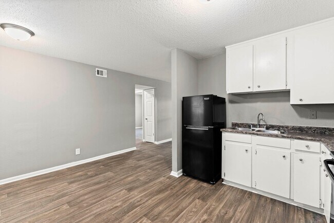 Building Photo - 3 Bedroom Availability