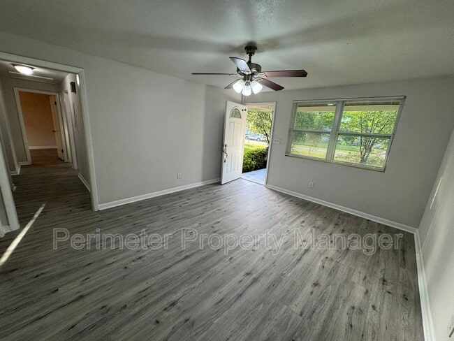 Building Photo - 8215 Cir St S