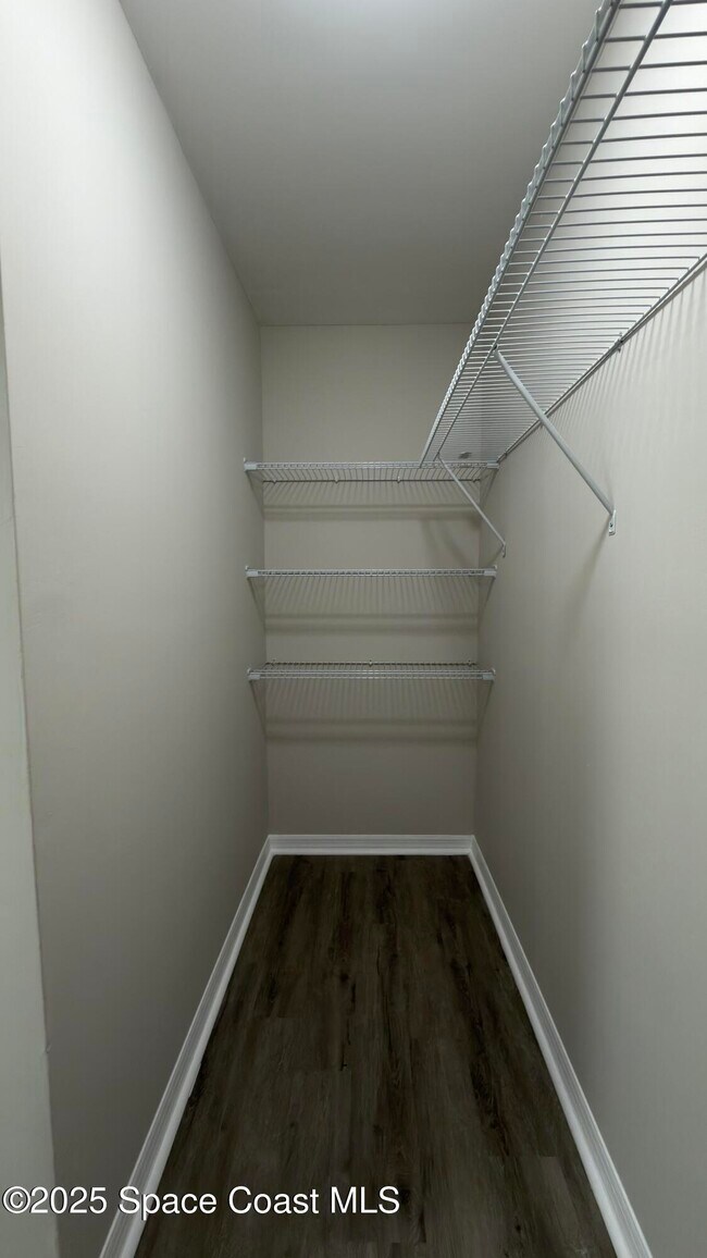 Building Photo - 800 N Fiske Blvd