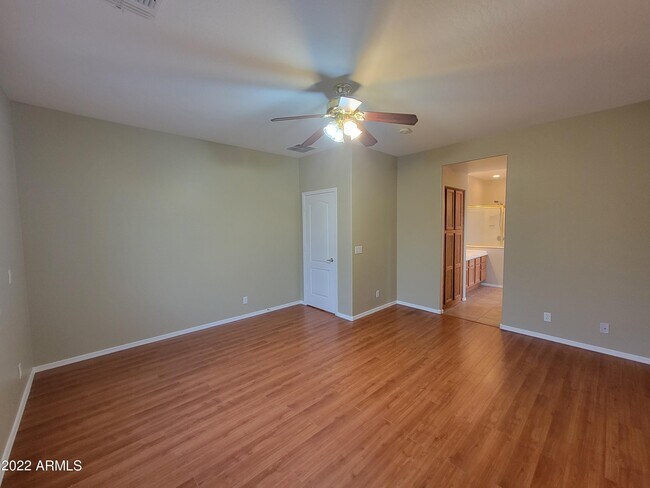Building Photo - 958 E Scorpio Pl