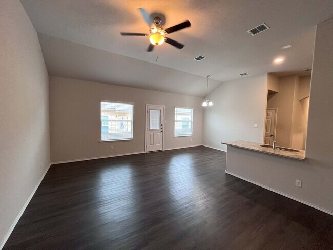Building Photo - Available NOW, No Carpet, Ceiling Fans, La...