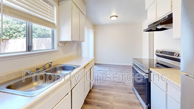 Building Photo - 1674 Bramble Pl