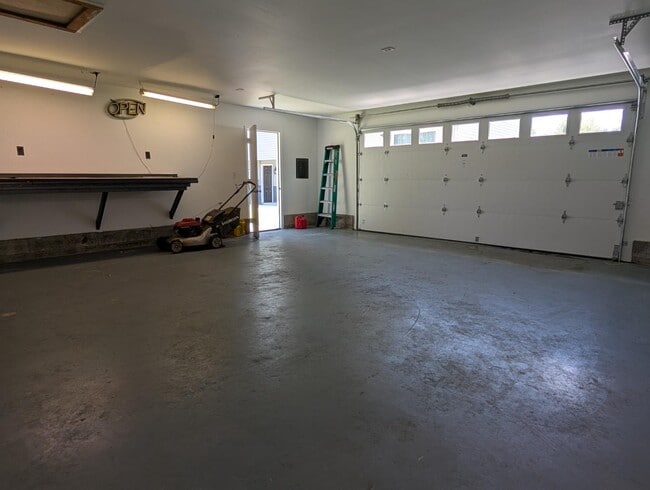 Building Photo - 9310 Coleson Rd