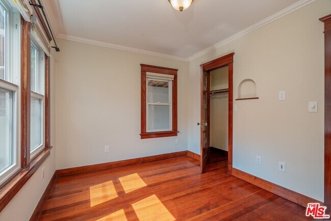 Building Photo - 4253 Fountain Ave