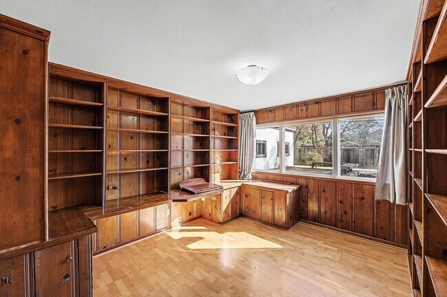 Building Photo - 9107 Timberside Dr