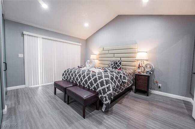 Building Photo - 7439 Trudy Ln