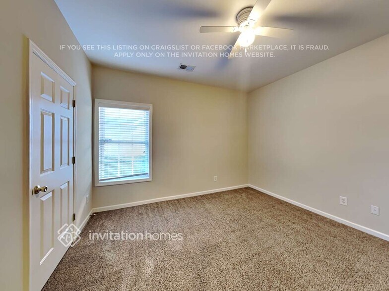 Building Photo - 1215 Chandler Ridge Dr SE