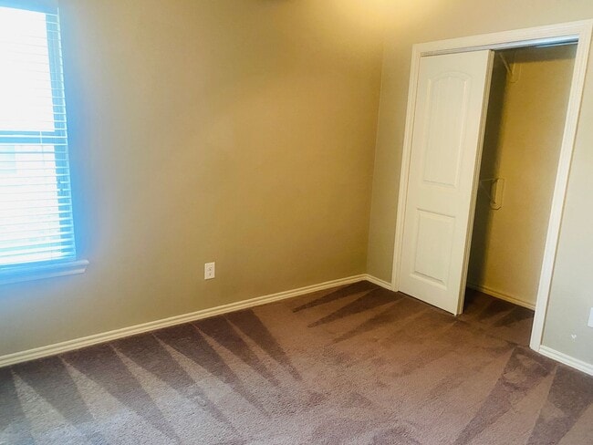 Building Photo - 4 bedroom 2 bath 2 car garage - Frenship ISD