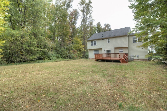 Building Photo - Large 3 Bedroom Home in Glen Allen! ***Available Mid July 2026***