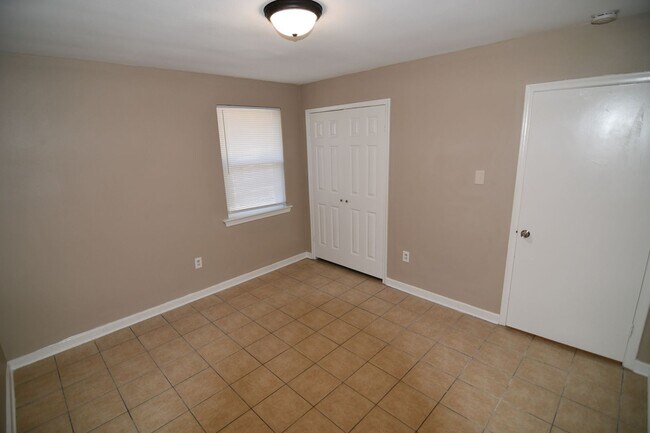 Building Photo - Must See!  Newly renovated, 3 bedroom, 1 bath home in Brownsfield off Plank Road