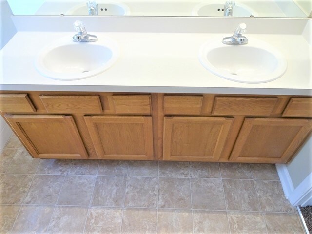 Building Photo - 9427 Arbor Oak Ln