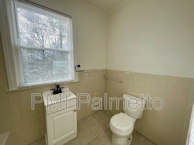 Building Photo - 105 W High St