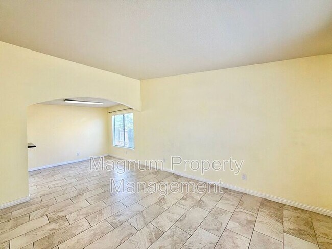 Building Photo - 25268 Shadescale Dr