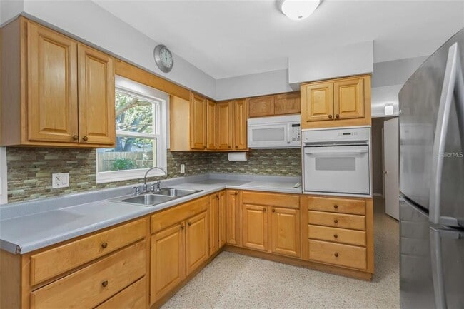 Building Photo - 2368 Cecelia Ln