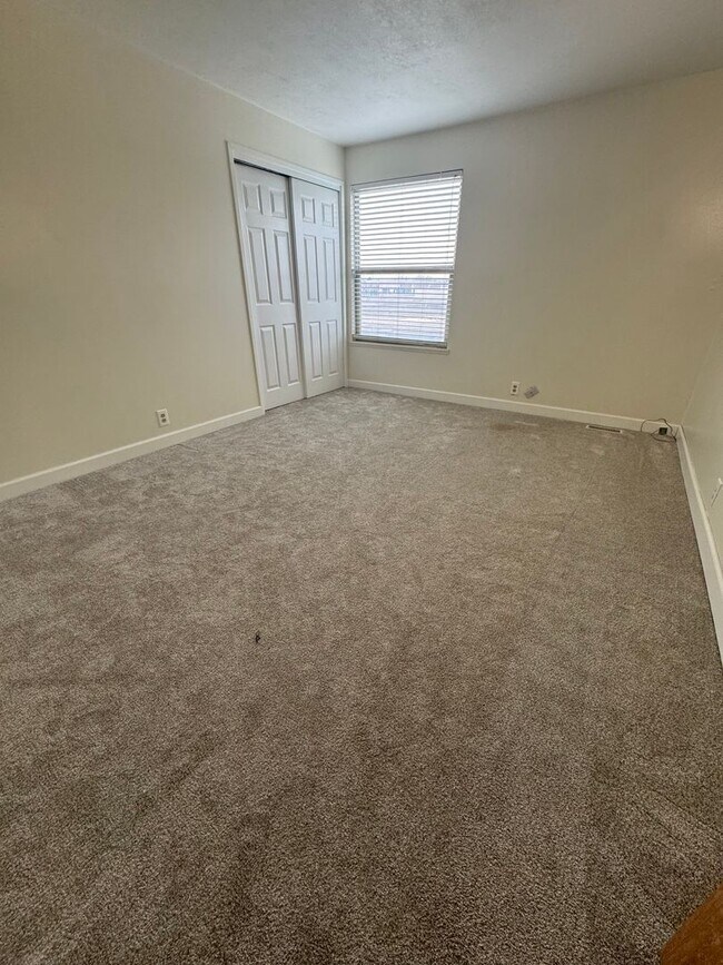 Building Photo - Beautiful Taylosville Home for rent!