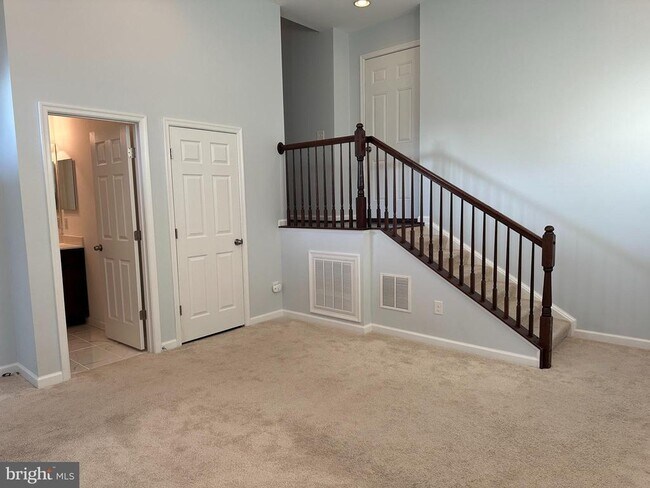 Building Photo - 9075 Alexander Way