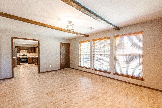 Building Photo - 1425 Venus Cir