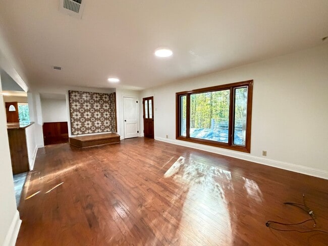 Building Photo - 5 Bed 3 Bath Home in Ruston