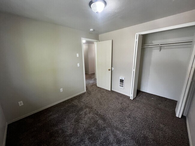 Building Photo - 210-220 N 2nd St