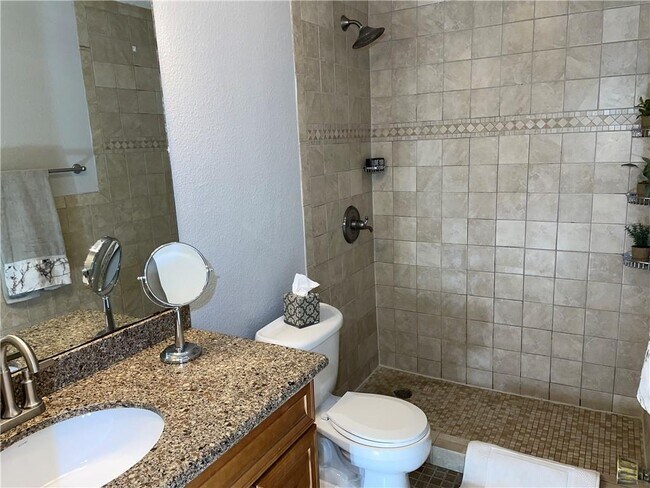 Building Photo - 1602 Southgate Cir