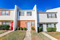 Building Photo - WILLIAMSBURG 2 Bedroom 1.5 Bath Townhome