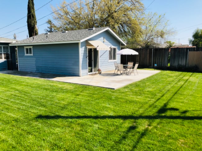 Building Photo - 0000 W Andrews