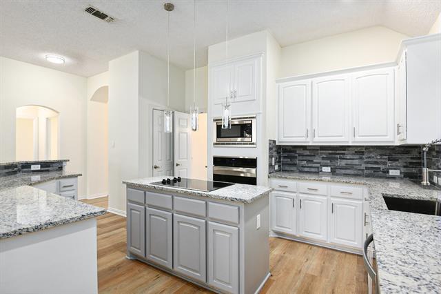 Building Photo - 9005 Trails Edge Dr