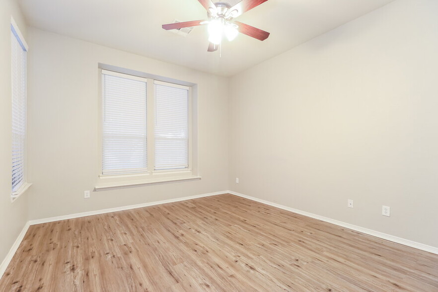 Building Photo - 2307 Jefferson Crossing Dr