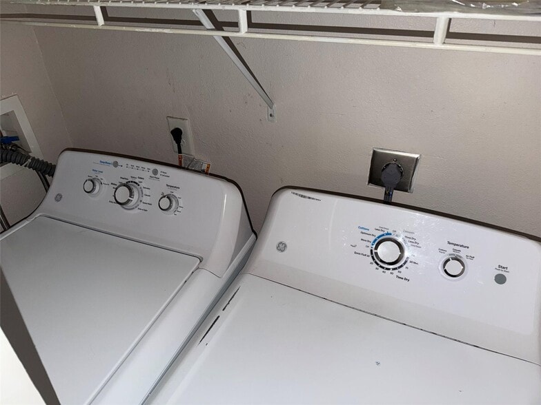 Building Photo - 8183 Severn Dr