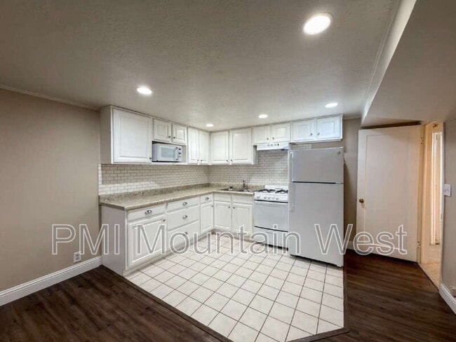 Building Photo - 282 E 650 N