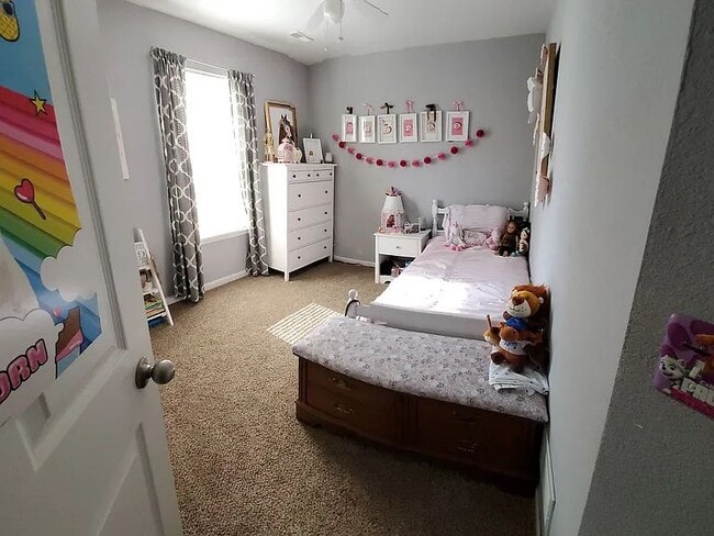 Building Photo - 705 Elliott Ln