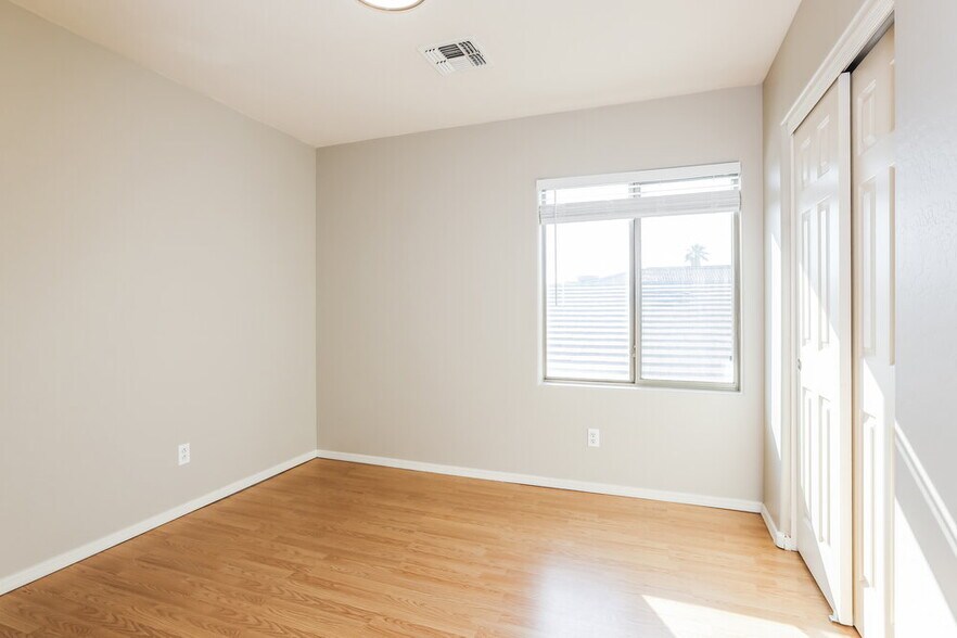 Building Photo - 14436 N 162nd Ln