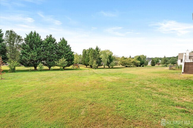 Building Photo - 15 Meadowlark Dr