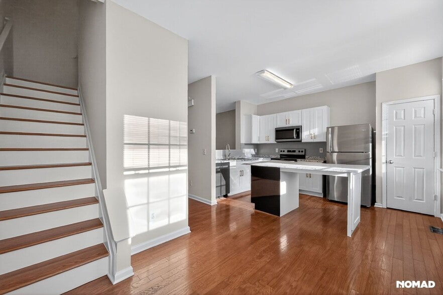 Building Photo - 2425 Ivey Crest Cir