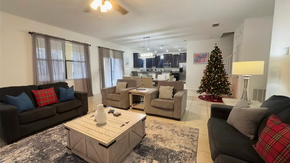 Building Photo - 9024 Shadow Mountain St