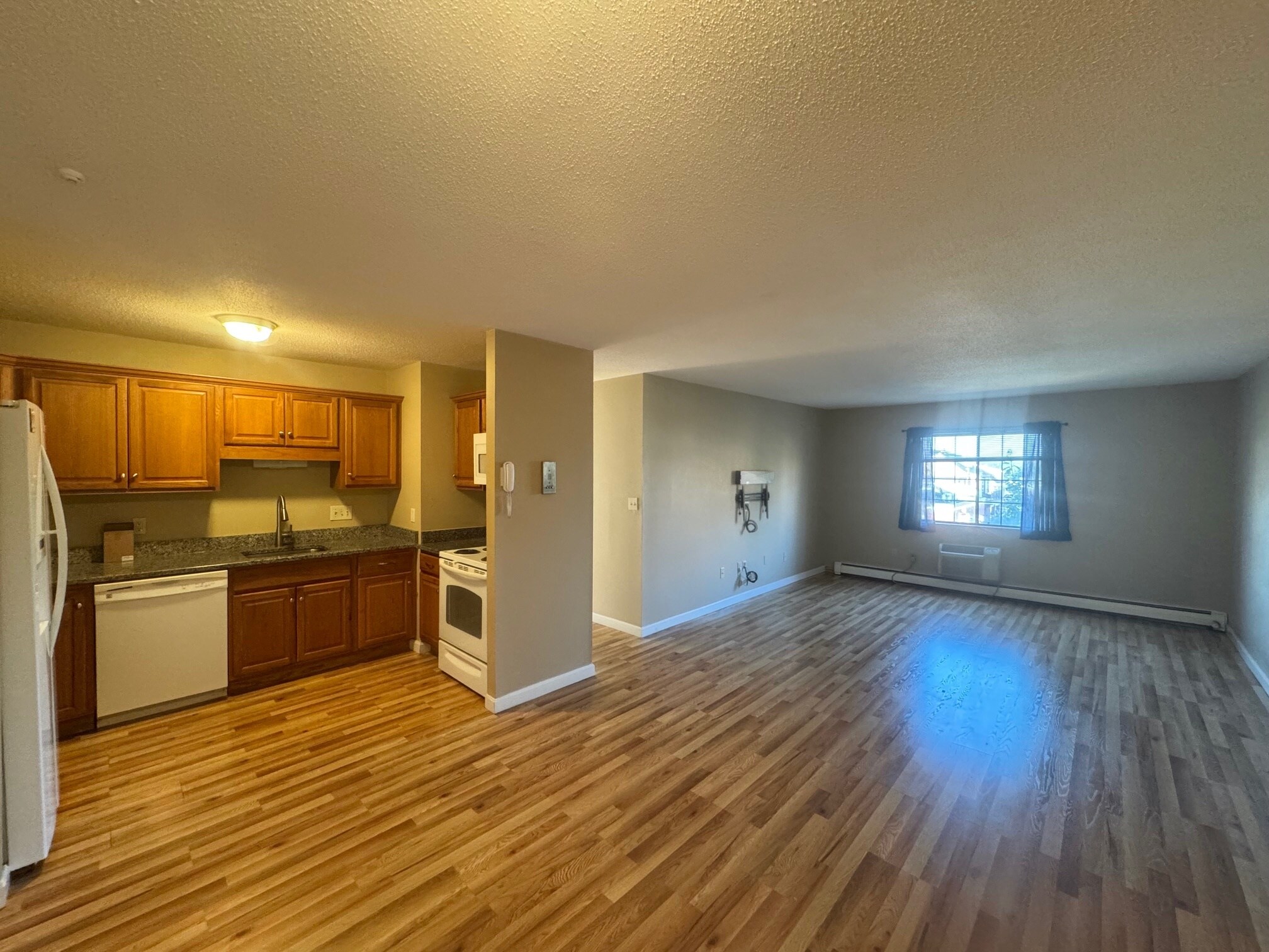 Building Photo - 474 Broadway